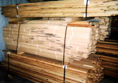 banded lumber.JPG (29152 bytes)
